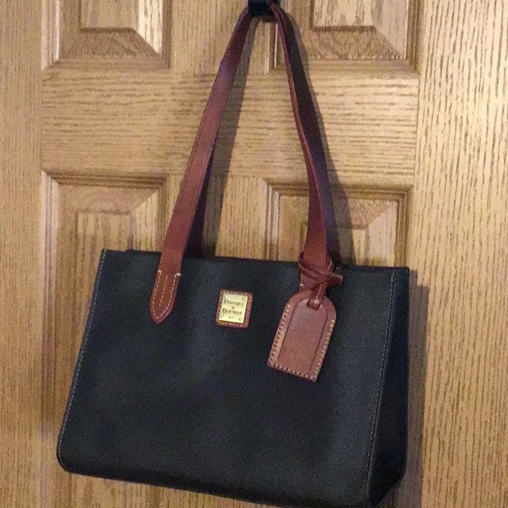 Donney & Bourke Brown Medium Tote ^12”L x 9” H x 5” wide with autoclasp